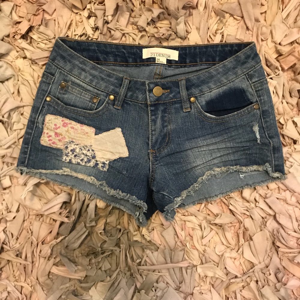 21 Denim Patchwork Distressed Low Rise Shorts S24